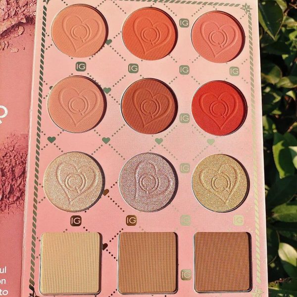 Igoodco Strawberry Pearlescent Blush And Eyeshadow Palette